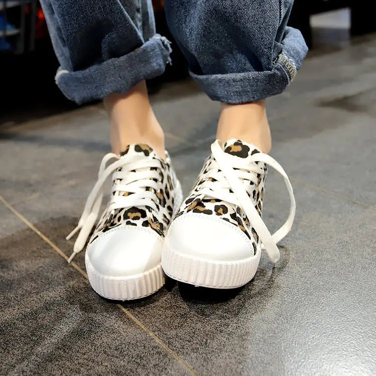 Persian Cat Leopard Print Canvas Sneakers for Women